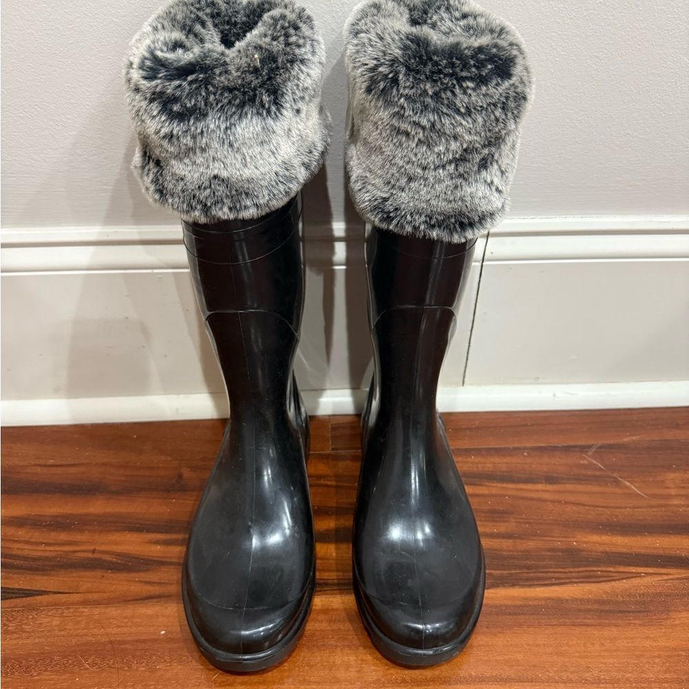 Tommy Hilfiger Black Fur-Lined Rain Boots Size 6